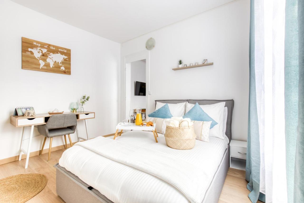 Grand Line - Parking- Metro 5 - Easy Check-In - Netflix - Disney Plus Apartment Пантен Екстериор снимка